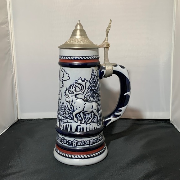 Other - Vintage 1976 Avon Wildlife Collector's Stein 8 Oz Everest Cologne, #28969